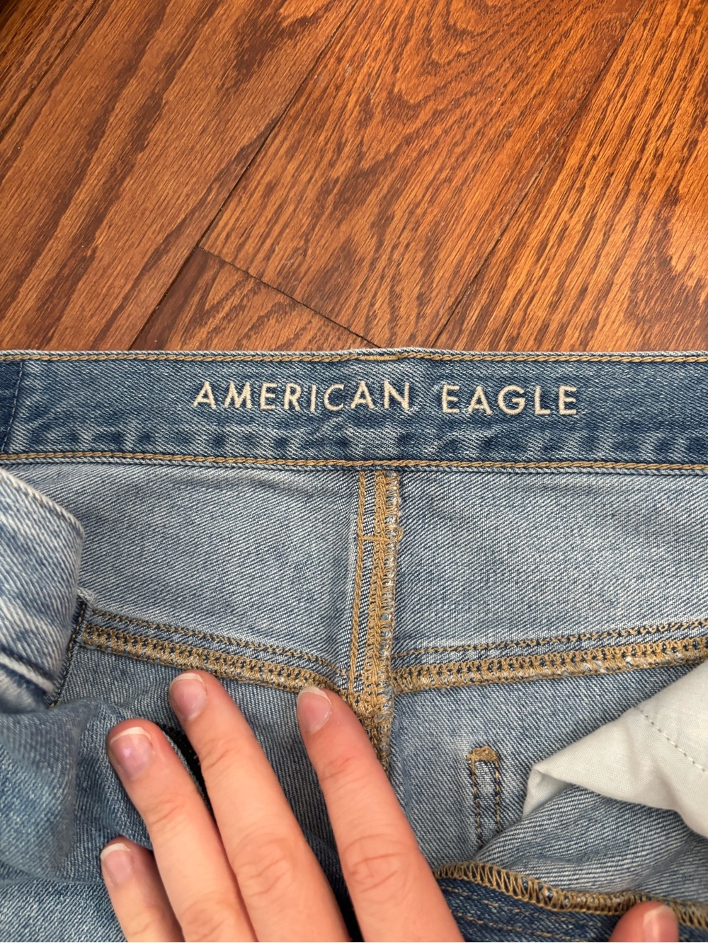 American Eagle Outfitters Tall Ripped Mom Jean - Picture 4 of 5